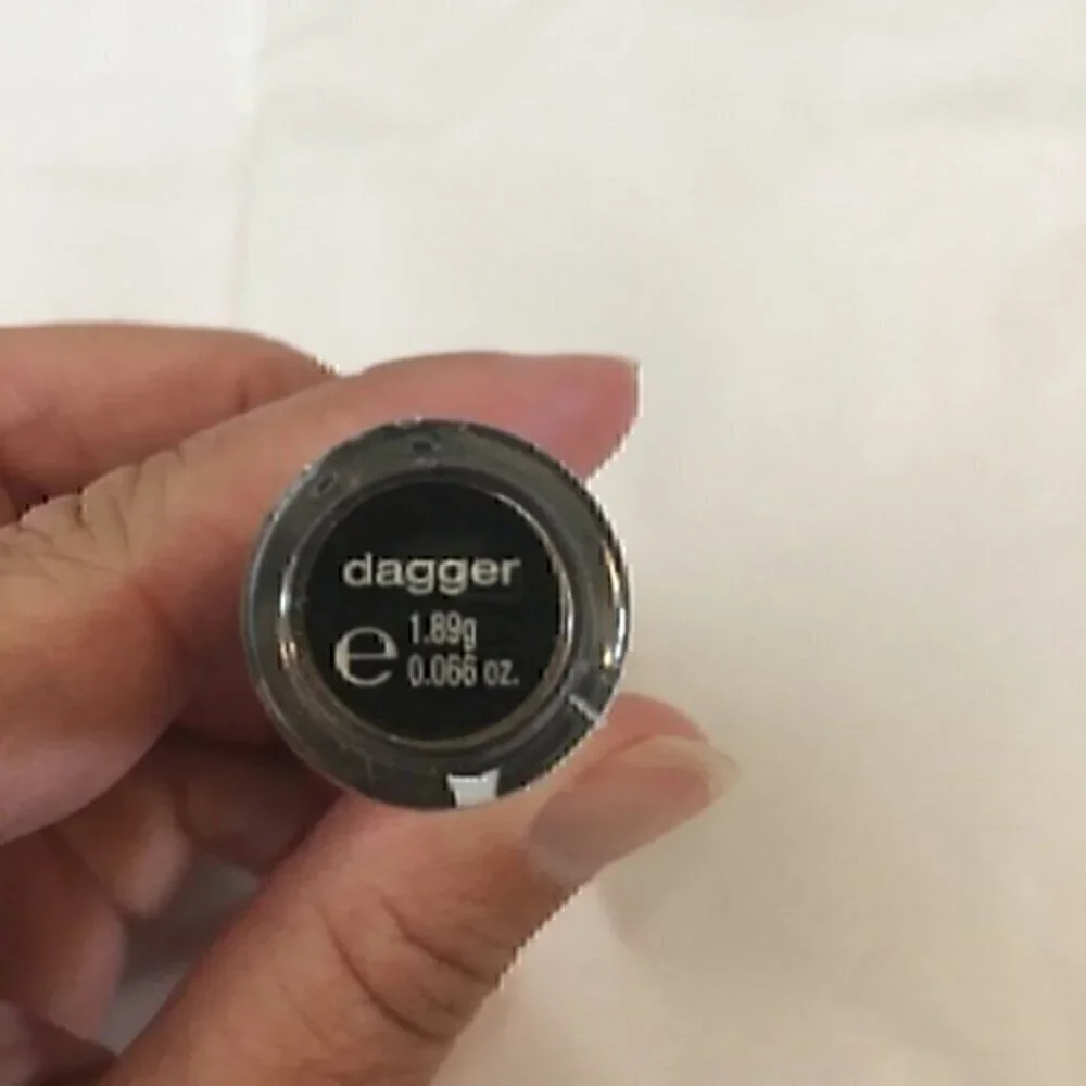 Hard Candy Powder Keg Eyeshadow Pigment in Dagger